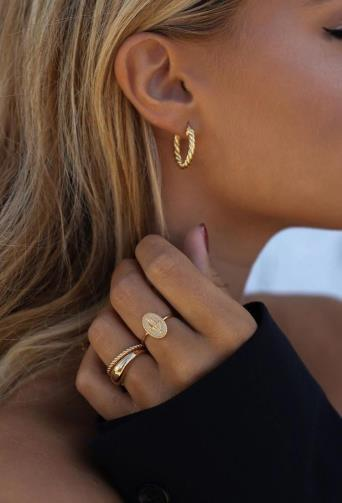 Jewellery details